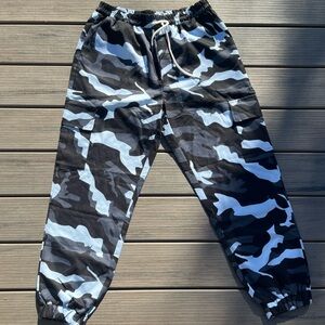 Romwe; NWT; Black/Grey/Blue Camouflage; Cargo Style; Windbreaker Pants; Men’s L
